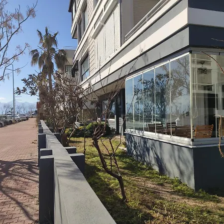 Apartman Sea & Sunset View Flat With Garden In Lara